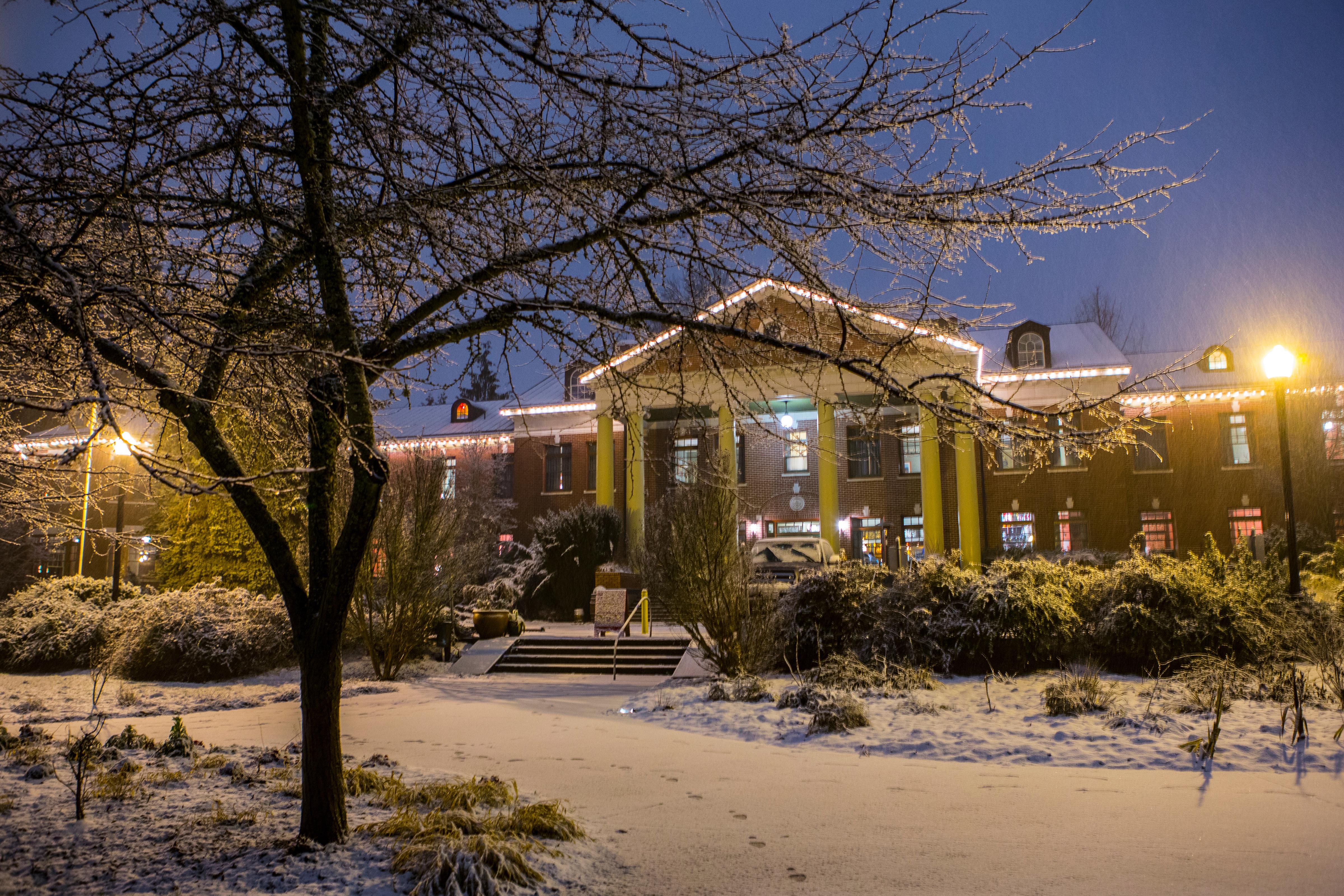 Mcmenamins Grand Lodge Forest Grove Esterno foto