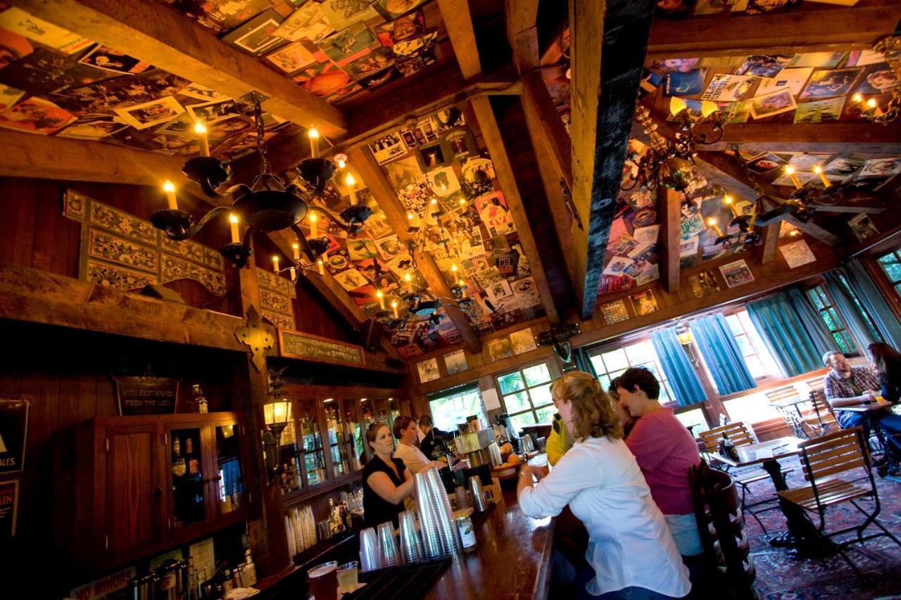 Mcmenamins Grand Lodge Forest Grove Esterno foto